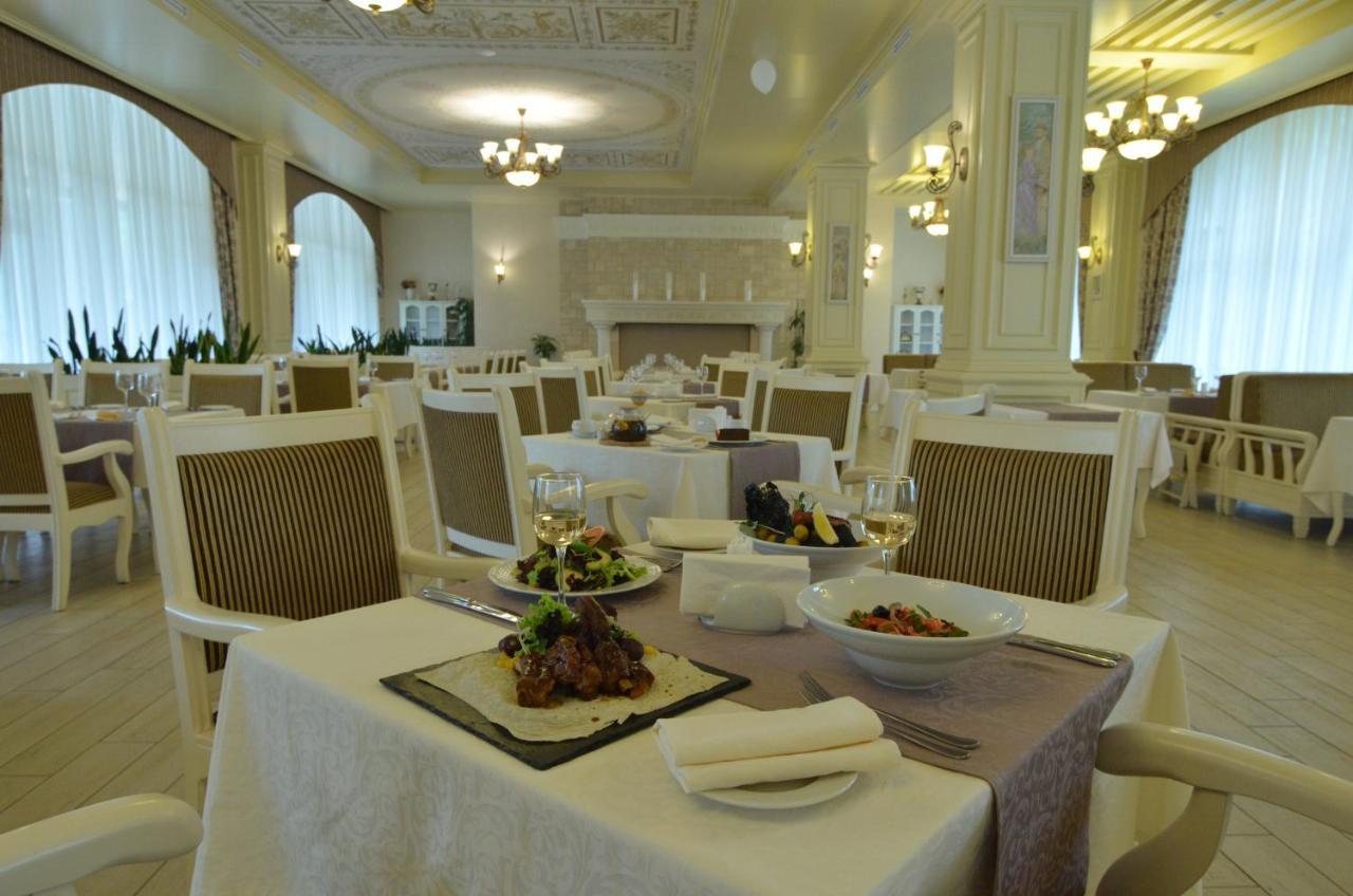Sobi Hotel Вишхород Екстериор снимка