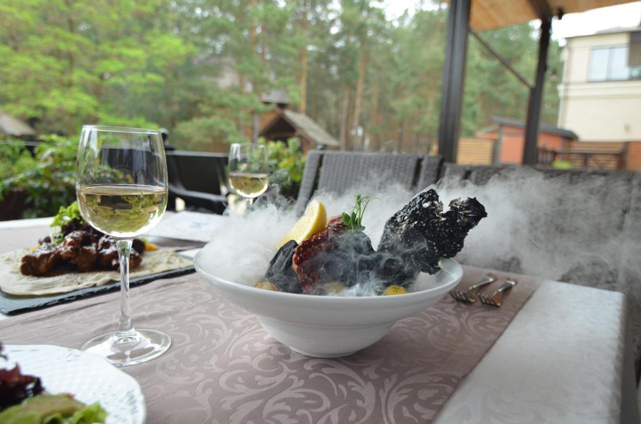 Sobi Hotel Вишхород Екстериор снимка