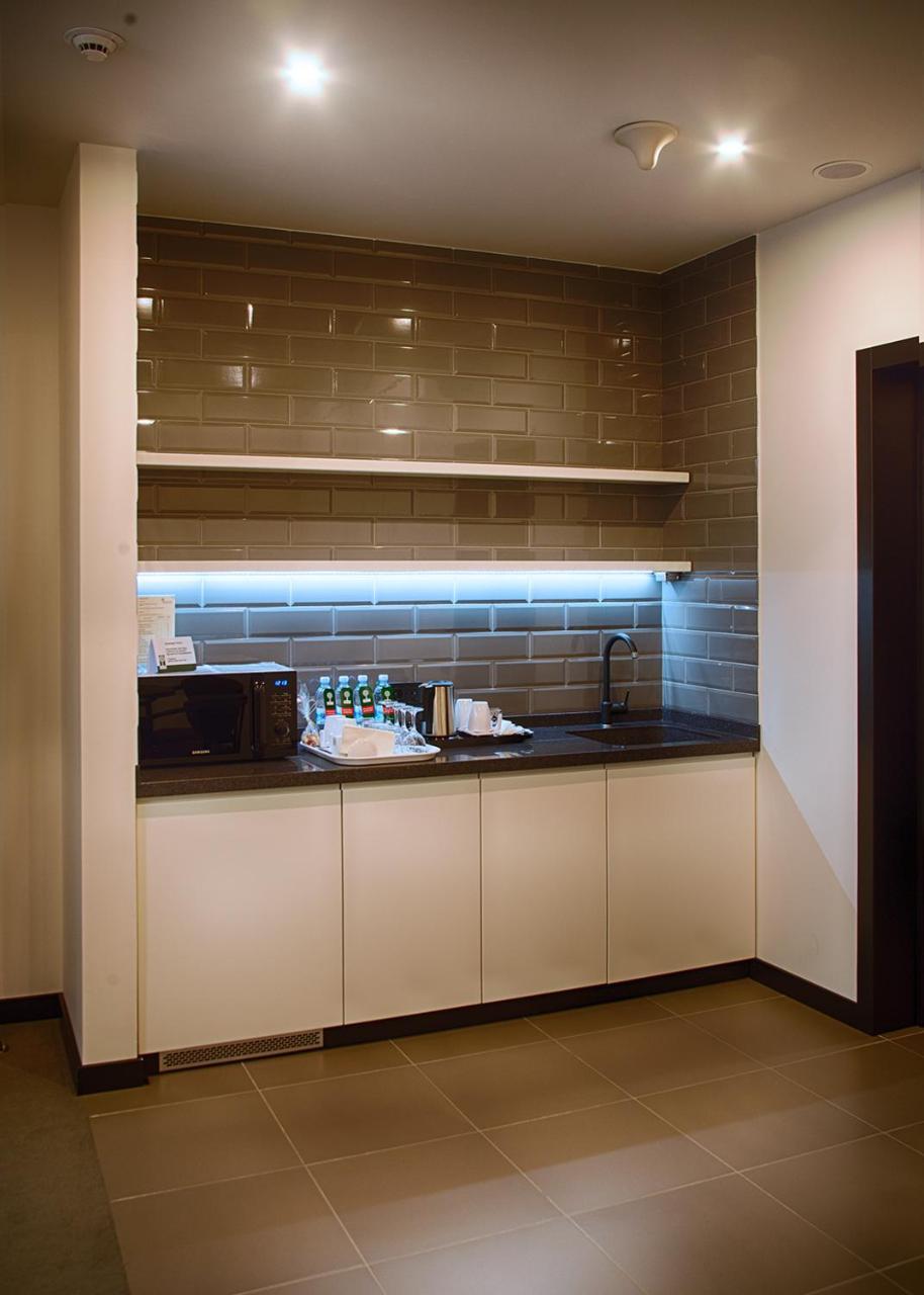 Sobi Hotel Вишхород Екстериор снимка