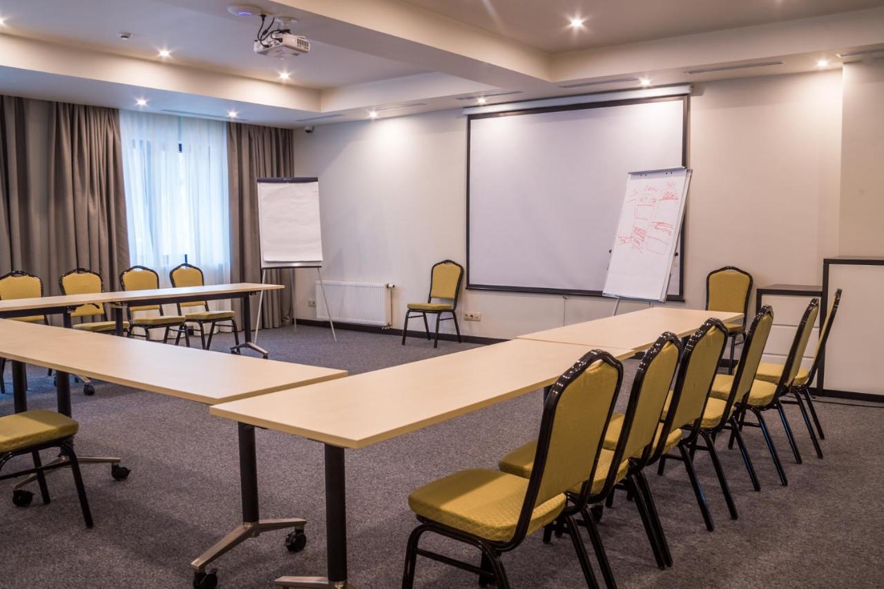 Sobi Hotel Вишхород Екстериор снимка